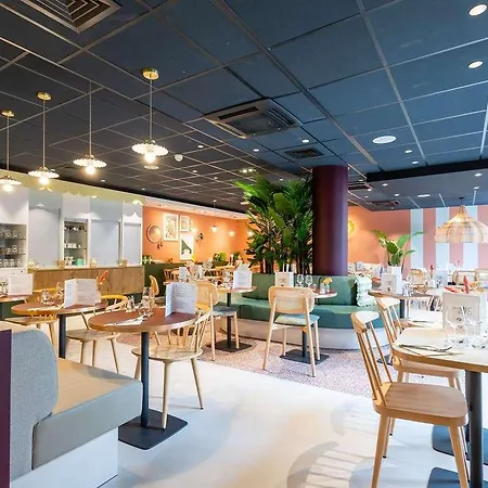 Ibis Centre Gares Hotel 3*