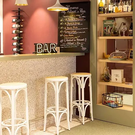 Ibis Centre Gares Hotel 3*