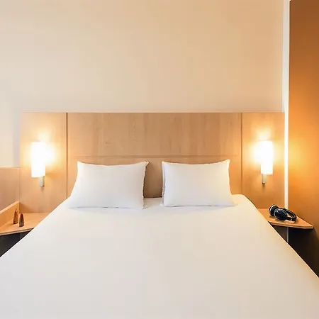 Hotel Ibis Centre Gares 3*