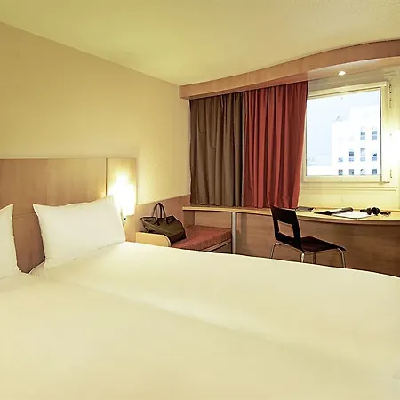 Ibis Centre Gares 3*